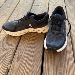 On Running Women’s Cloud Runners Black Athletic Shoes
